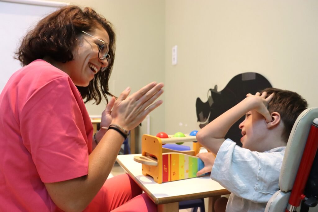 "RESPIRACIÓN Y EMOCIÓN": TALLER PARA PADRES Y MADRES DE NIÑOS/AS CON DISCAPACIDAD